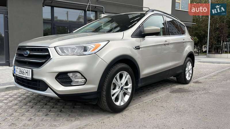 Внедорожник / Кроссовер Ford Escape 2018 в Ивано-Франковске