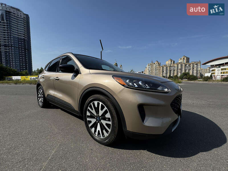 Внедорожник / Кроссовер Ford Escape 2019 в Киеве