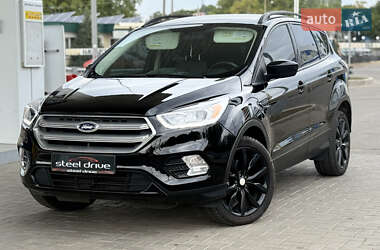 Внедорожник / Кроссовер Ford Escape 2018 в 