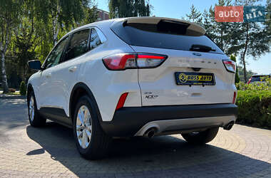 Внедорожник / Кроссовер Ford Escape 2020 в 