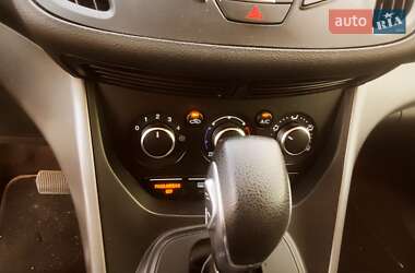 Внедорожник / Кроссовер Ford Escape 2015 в 