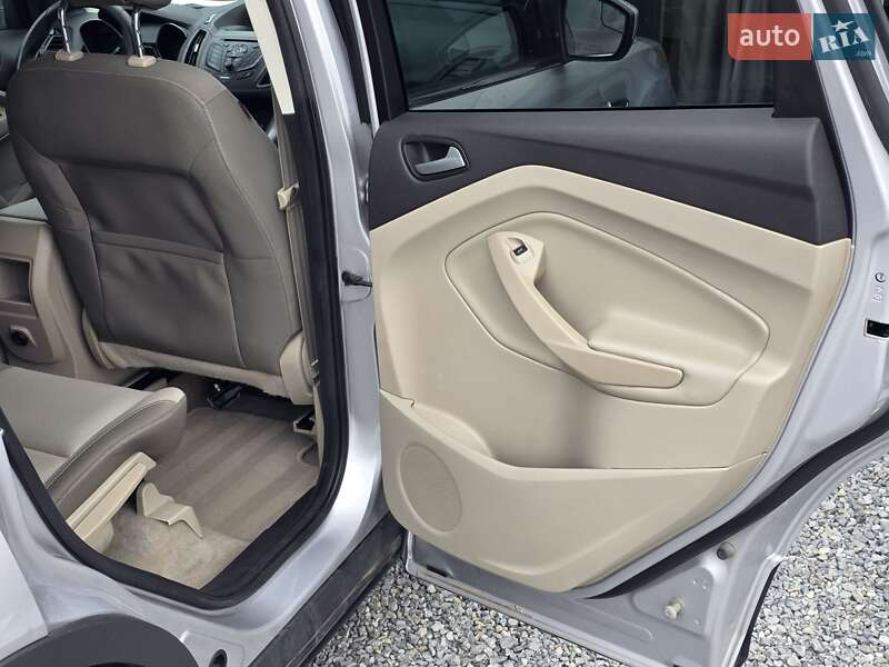 Внедорожник / Кроссовер Ford Escape 2015 в Тернополе