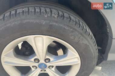 Внедорожник / Кроссовер Ford Escape 2013 в 