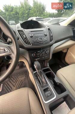 Внедорожник / Кроссовер Ford Escape 2018 в 