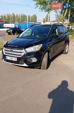 Внедорожник / Кроссовер Ford Escape 2018 в 