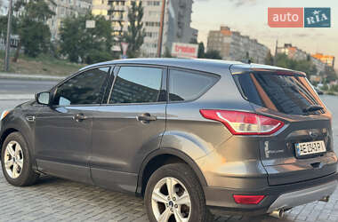 Внедорожник / Кроссовер Ford Escape 2015 в 