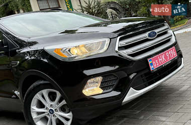 Внедорожник / Кроссовер Ford Escape 2019 в 