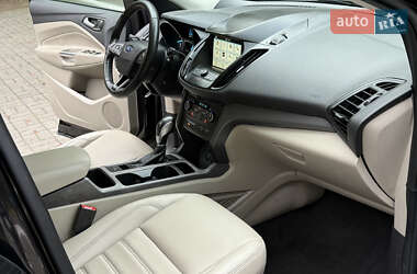 Внедорожник / Кроссовер Ford Escape 2019 в 