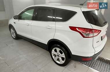 Внедорожник / Кроссовер Ford Escape 2016 в 