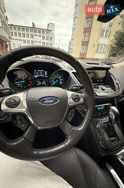 Внедорожник / Кроссовер Ford Escape 2014 в 