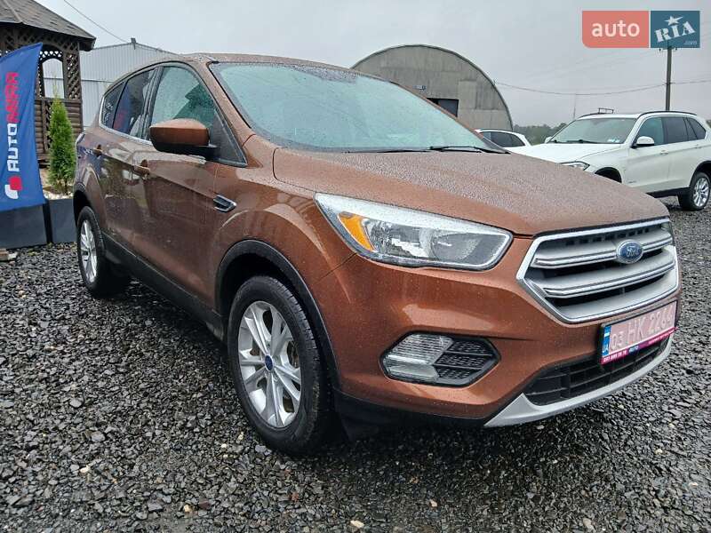 Внедорожник / Кроссовер Ford Escape 2016 в Луцке
