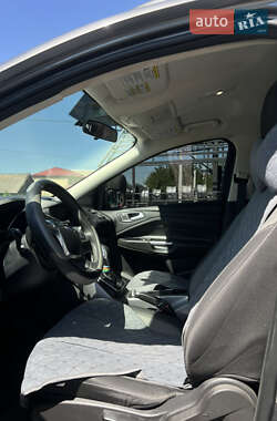 Внедорожник / Кроссовер Ford Escape 2012 в 