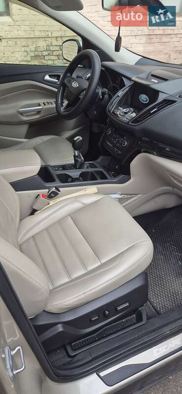 Внедорожник / Кроссовер Ford Escape 2017 в Киеве
