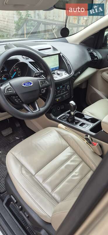 Внедорожник / Кроссовер Ford Escape 2017 в Киеве