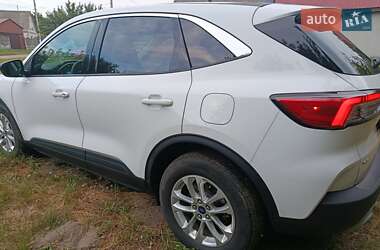 Внедорожник / Кроссовер Ford Escape 2022 в 