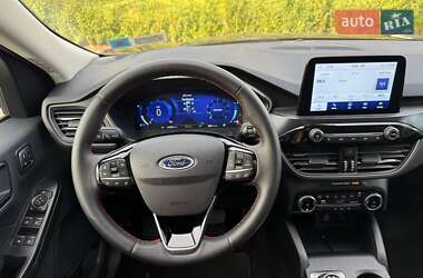 Внедорожник / Кроссовер Ford Escape 2022 в 