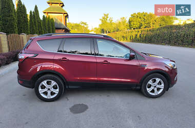 Внедорожник / Кроссовер Ford Escape 2016 в 