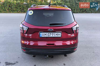 Внедорожник / Кроссовер Ford Escape 2016 в 