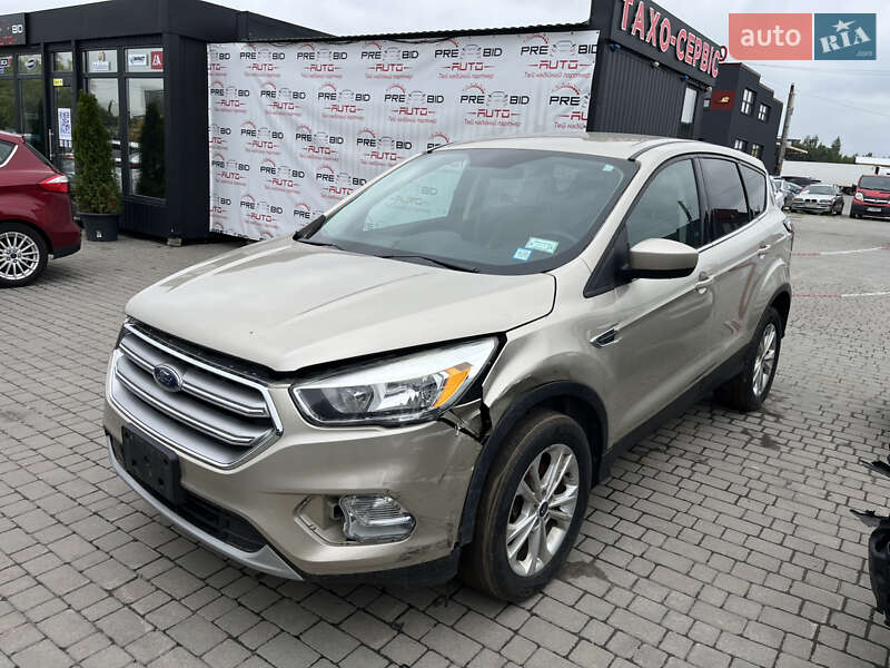 Внедорожник / Кроссовер Ford Escape 2017 в Львове
