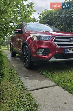 Внедорожник / Кроссовер Ford Escape 2016 в 