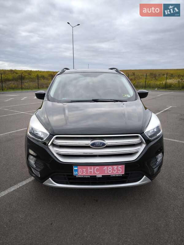Внедорожник / Кроссовер Ford Escape 2018 в Ровно