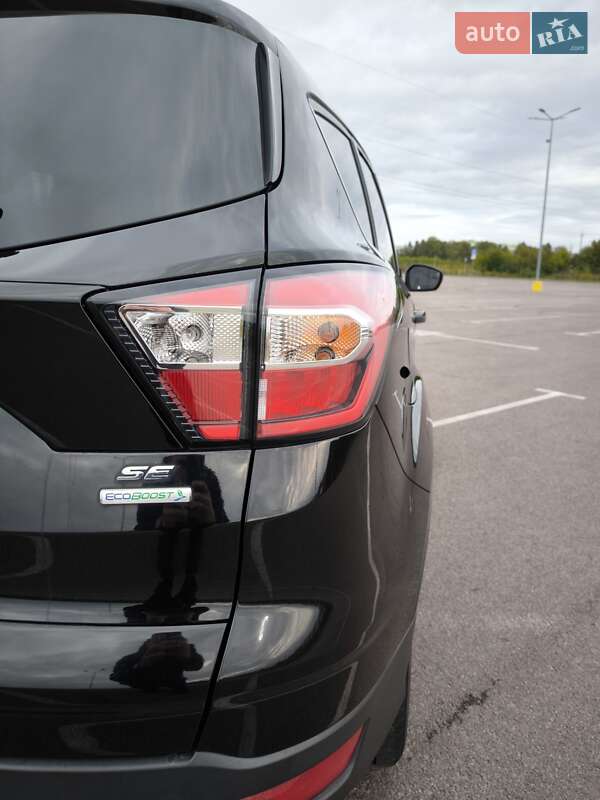 Внедорожник / Кроссовер Ford Escape 2018 в Ровно