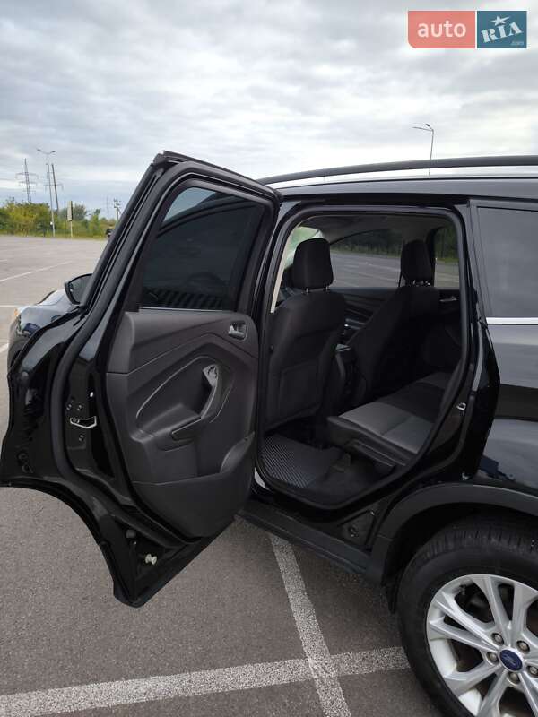 Внедорожник / Кроссовер Ford Escape 2018 в Ровно