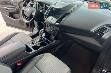 Позашляховик / Кросовер Ford Escape 2019 в 
