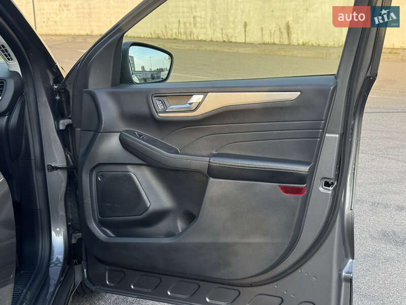 Внедорожник / Кроссовер Ford Escape 2021 в Киеве