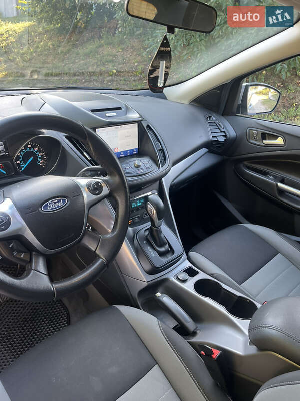 Внедорожник / Кроссовер Ford Escape 2016 в Богодухове