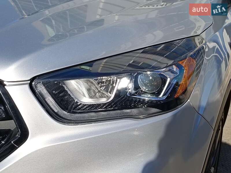 Внедорожник / Кроссовер Ford Escape 2019 в Харькове