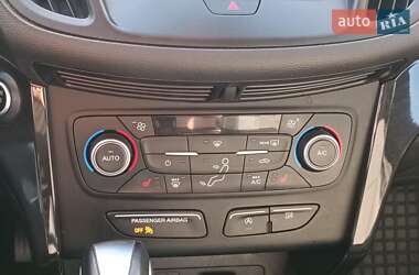 Внедорожник / Кроссовер Ford Escape 2019 в 
