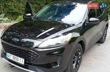 Позашляховик / Кросовер Ford Escape 2020 в 