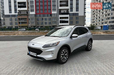 Внедорожник / Кроссовер Ford Escape 2020 в 