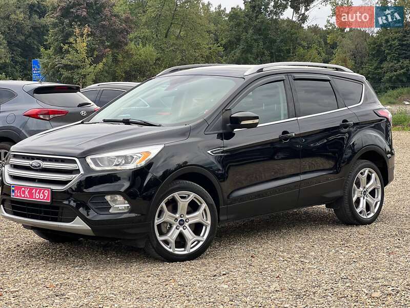 Внедорожник / Кроссовер Ford Escape 2017 в Стрые