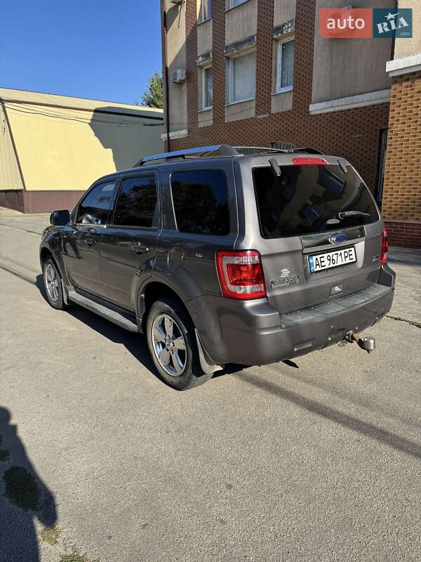 Внедорожник / Кроссовер Ford Escape 2011 в Днепре
