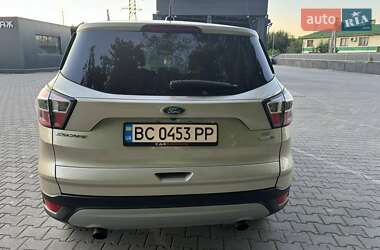 Внедорожник / Кроссовер Ford Escape 2016 в 