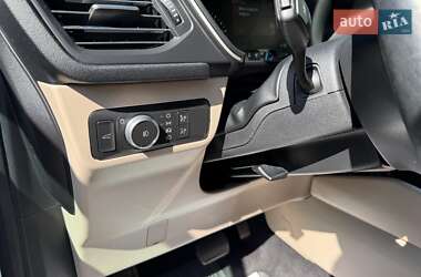 Позашляховик / Кросовер Ford Escape 2021 в 