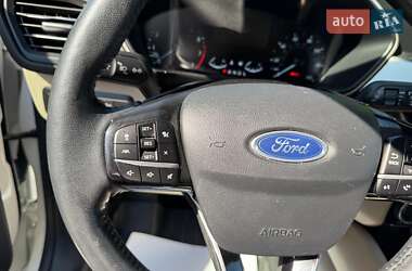 Позашляховик / Кросовер Ford Escape 2021 в 