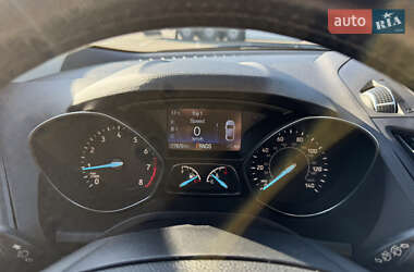 Внедорожник / Кроссовер Ford Escape 2019 в 