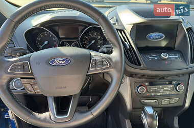 Внедорожник / Кроссовер Ford Escape 2019 в 