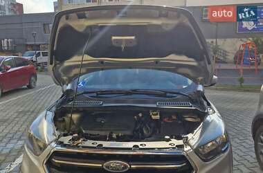 Внедорожник / Кроссовер Ford Escape 2017 в 
