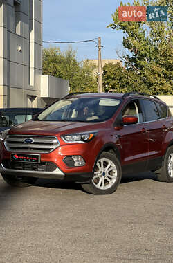 Внедорожник / Кроссовер Ford Escape 2018 в 