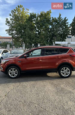 Внедорожник / Кроссовер Ford Escape 2018 в 