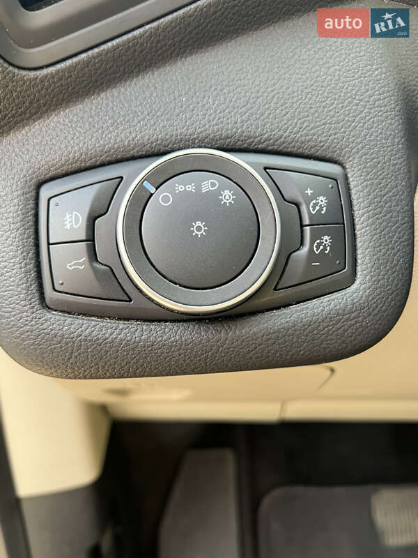 Внедорожник / Кроссовер Ford Escape 2018 в Одессе