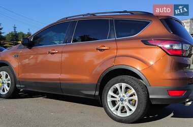 Внедорожник / Кроссовер Ford Escape 2017 в 