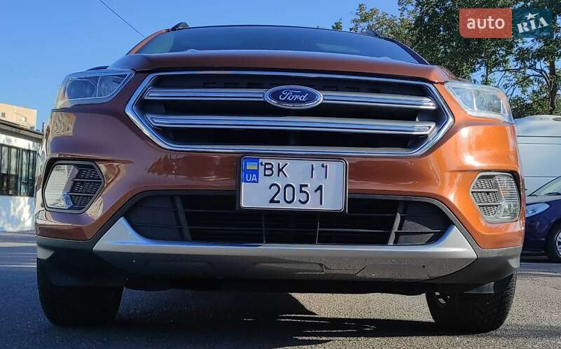 Внедорожник / Кроссовер Ford Escape 2017 в Ровно