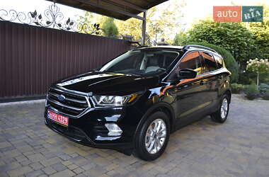 Внедорожник / Кроссовер Ford Escape 2018 в 