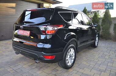 Внедорожник / Кроссовер Ford Escape 2018 в 