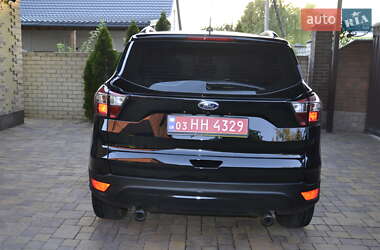 Внедорожник / Кроссовер Ford Escape 2018 в 